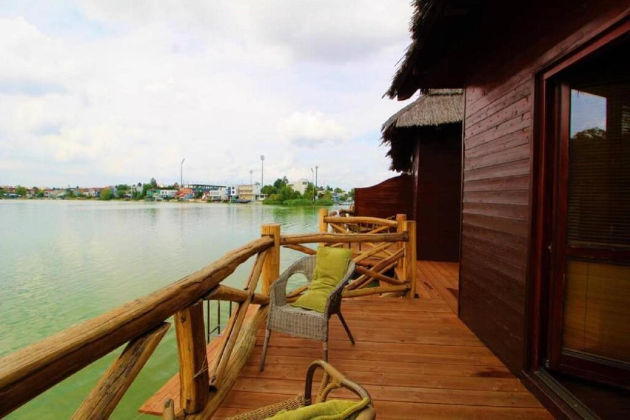 Overwater Cottage - Slovak Tahiti, 塞内奇 外观 照片